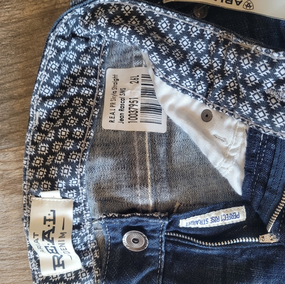 ARIAT Size 26L Sample Sale New Jean's (1)